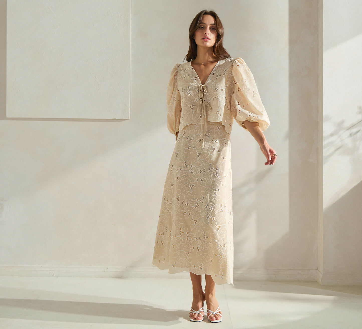 SCALLOP EDGE FLOWER EYELET LACE SKIRT