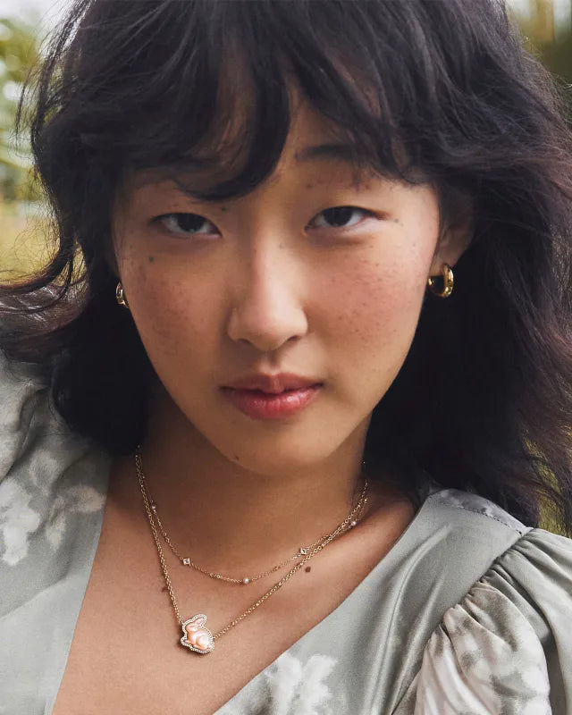 BUNNY SHORT PENDANT NECKLACE GOLD TAUPE MOTHER OF PEARL