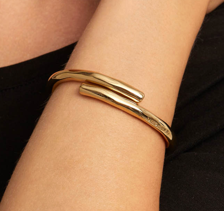 18k gold alloy bracelet in the shape of a tube M