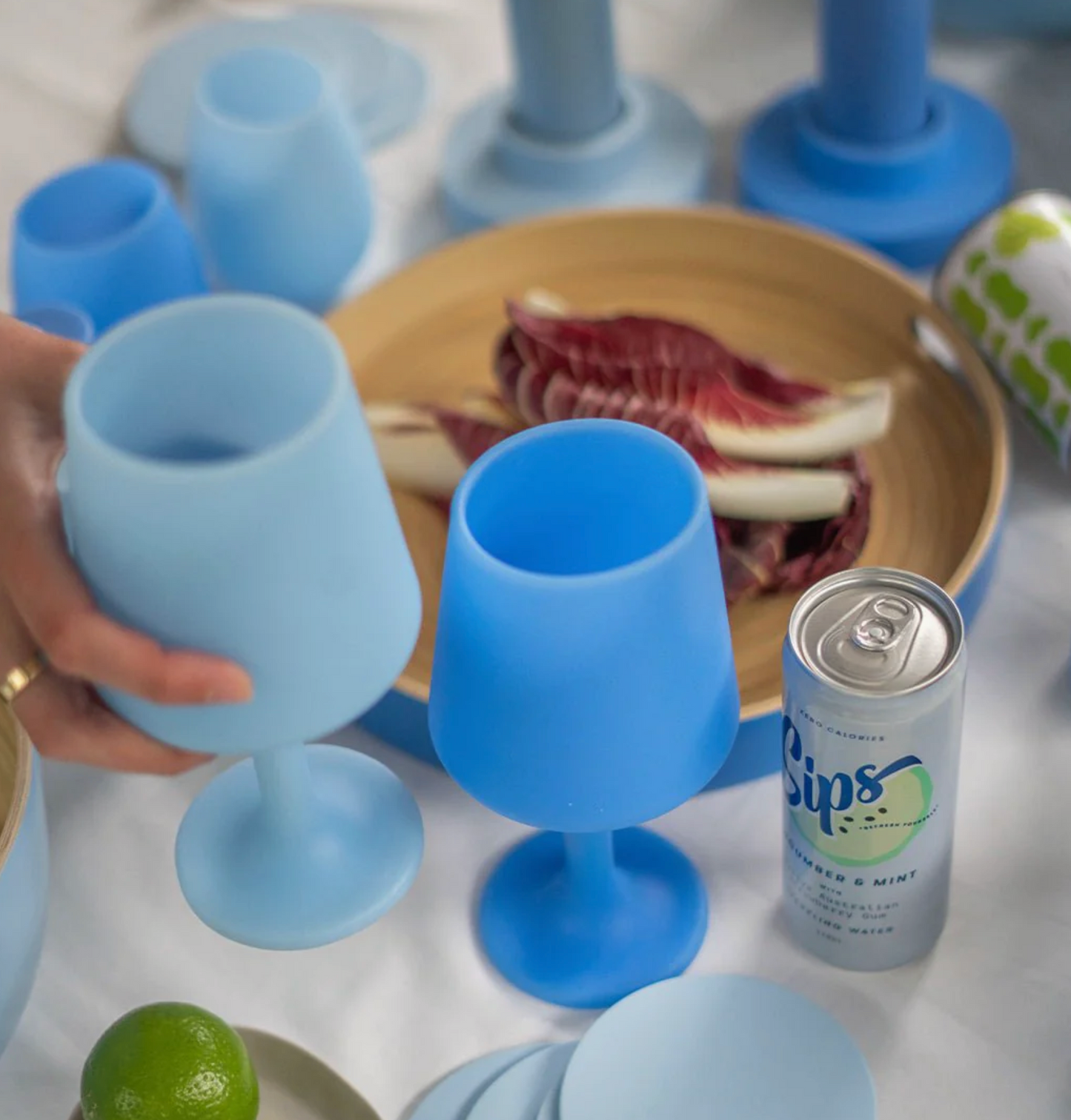 USA: sky + kingfisher|swepp|unbreakable
wine glass