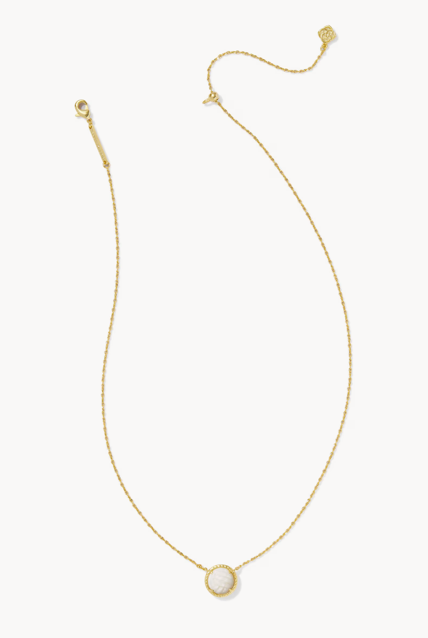VOLLEYBALL SHORT PENDANT NECKLACE GLD WHT MOP