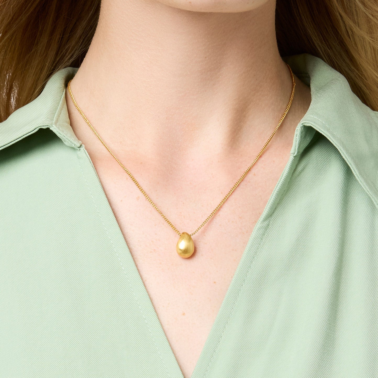 Wave Delicate Necklace Gold