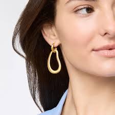Wave Doorknocker Earring Gold