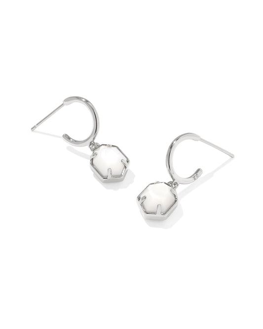 TOMON HUGGIE EARRING SILVER IVORY MOTHER OF PEARL