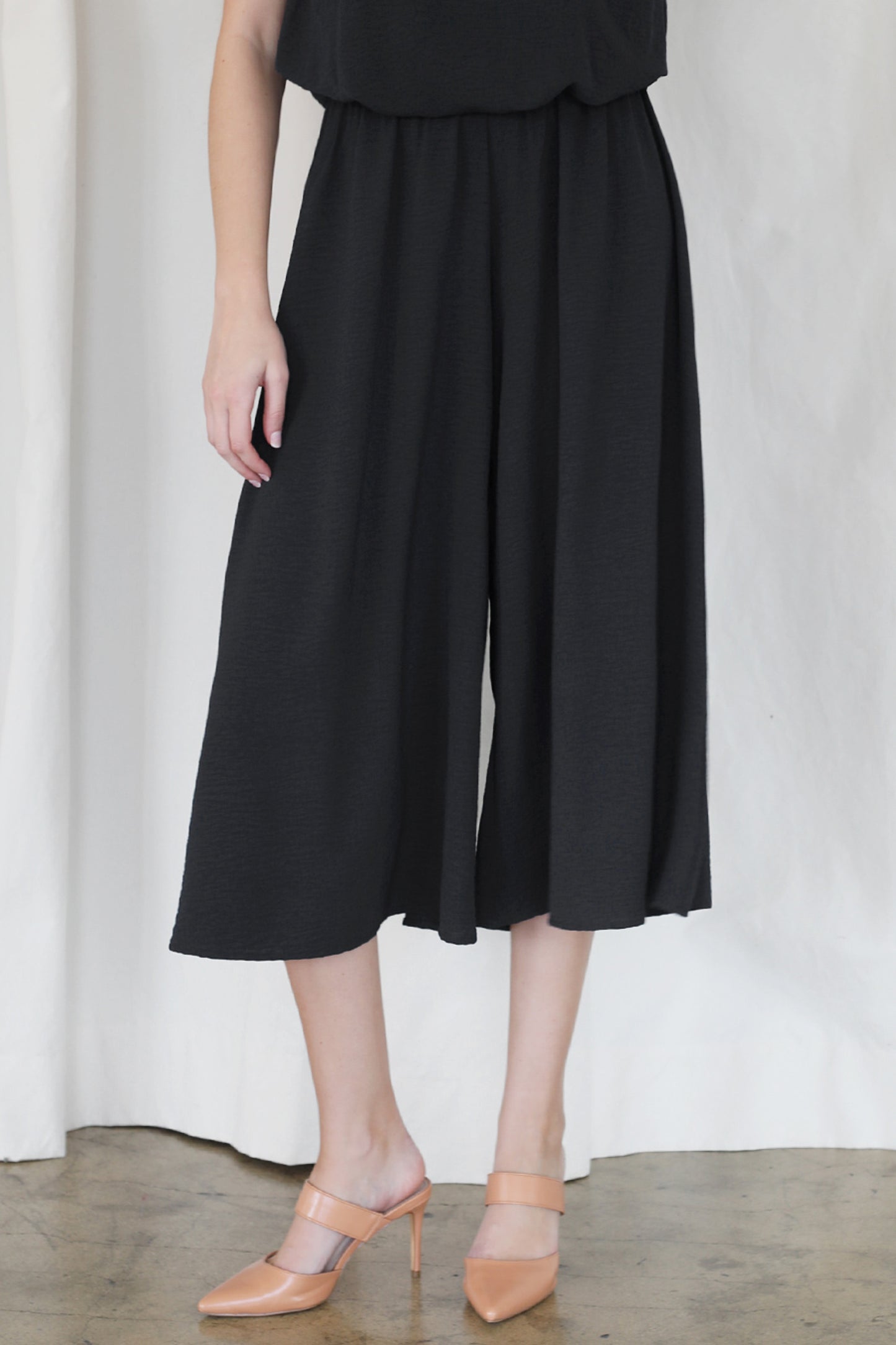 Matte Crepe Wide Leg Midi Pants