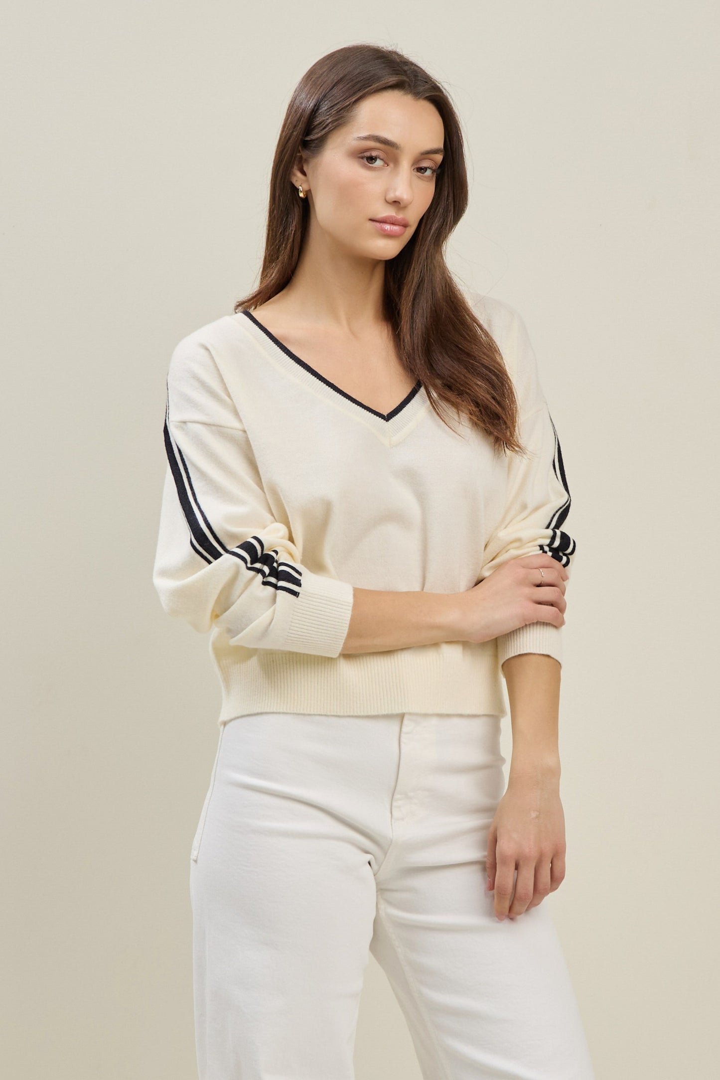 V-NECK SWEATER TOP WITH STRIPE ON SHOULDER