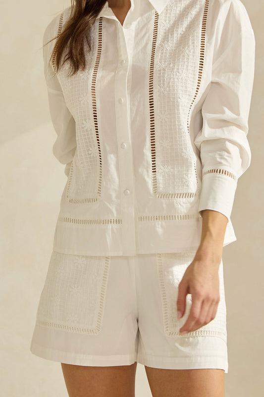 FABRIC CONTRAST DETAILED SHORT