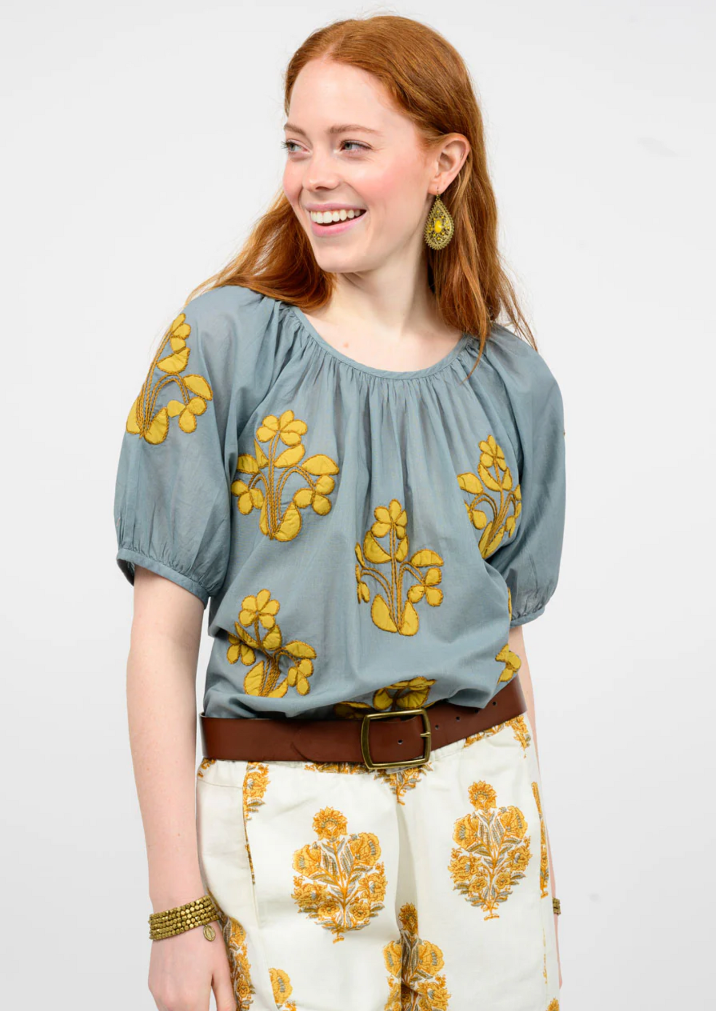APPLIQUE PEASANT TOP
