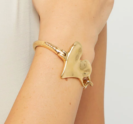 Metal alloy semi rigid bracelet plated in gold 18k with heart detail M
