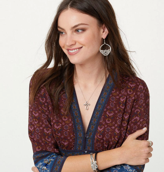 INTERLOK PETITE CROSS NECKLACE