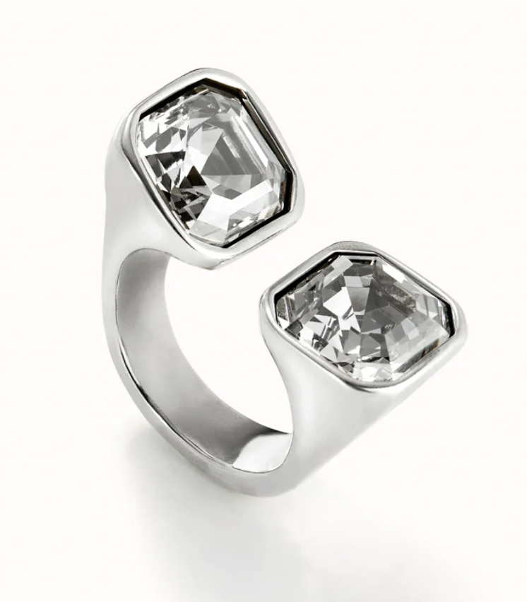 Sterling silver plated metal alloy ring with white faceted crystal at the ends 15