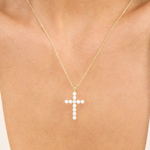 Oh She Fancy Cross Pendant 15'
