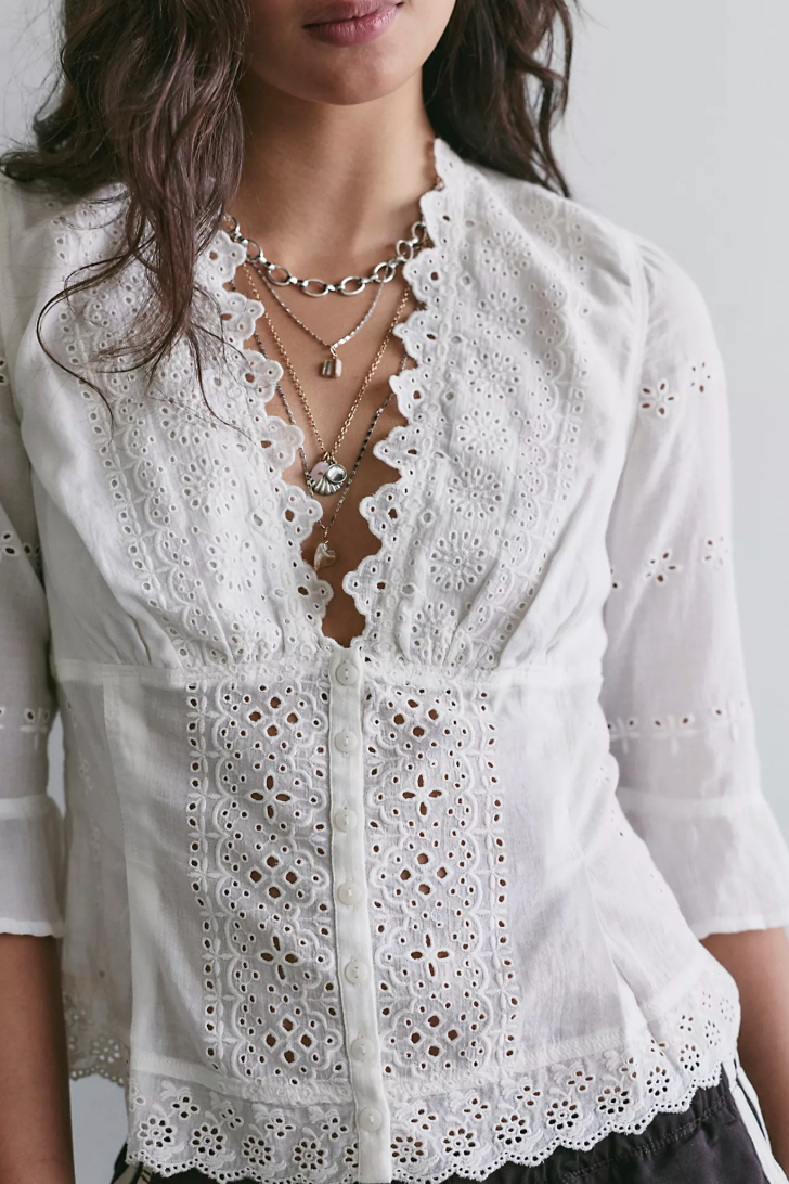 SALONE EYELET TOP