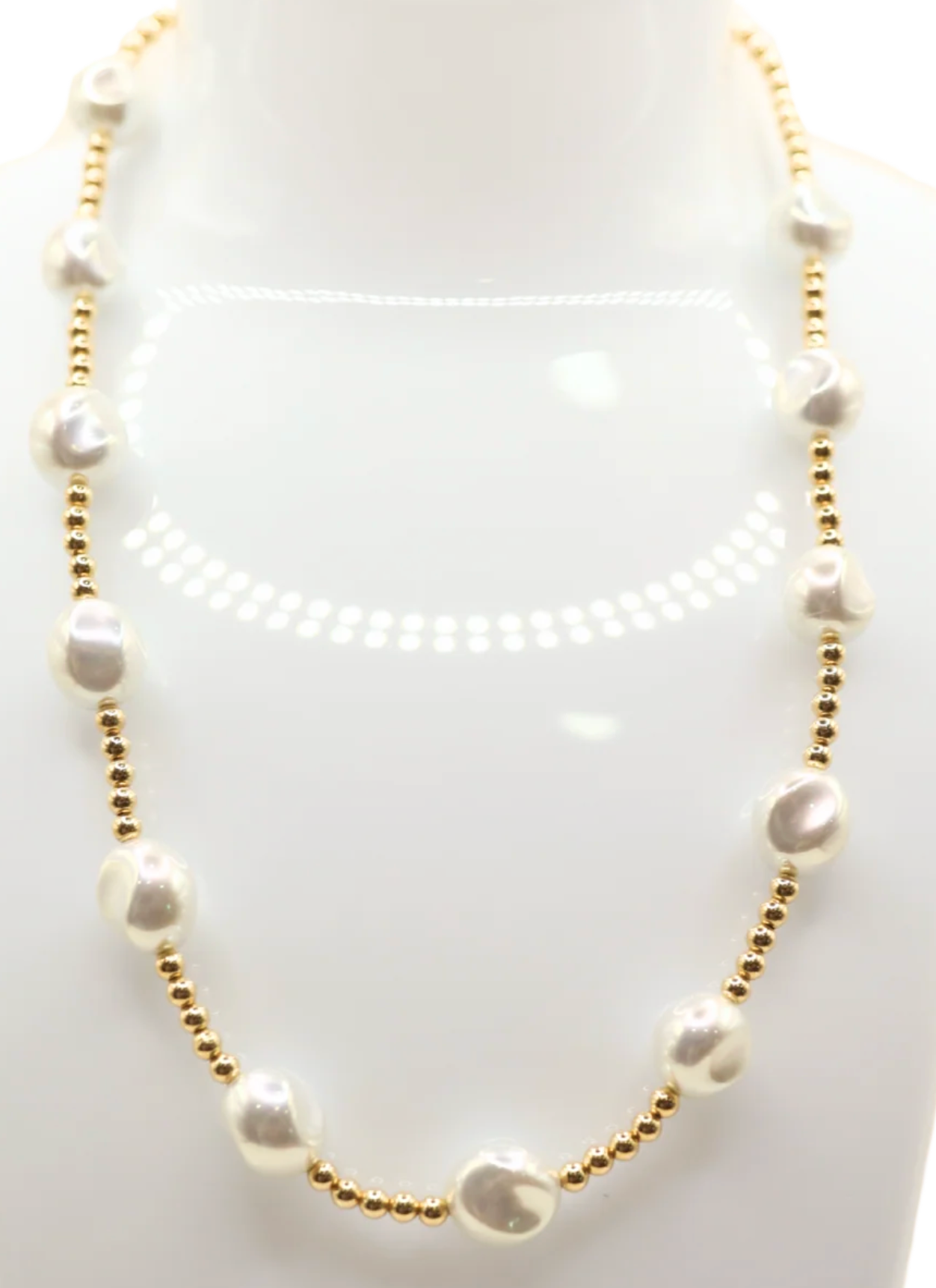 Sadie Pearl Necklace in Gold