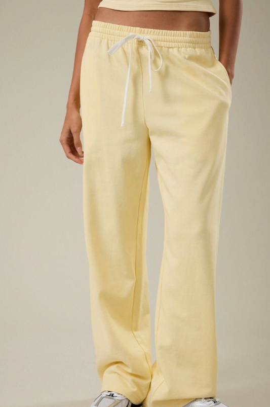 MID-RISE WIDE LEG SWEATPANTS