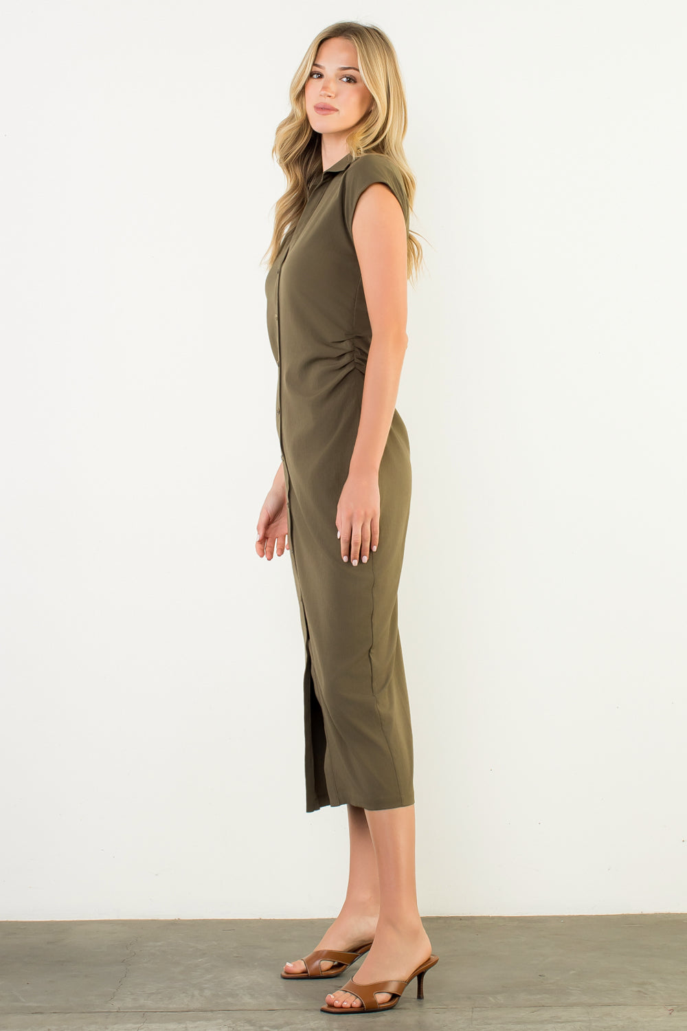 SLEEVELESS RUCHED MAXI DRESS