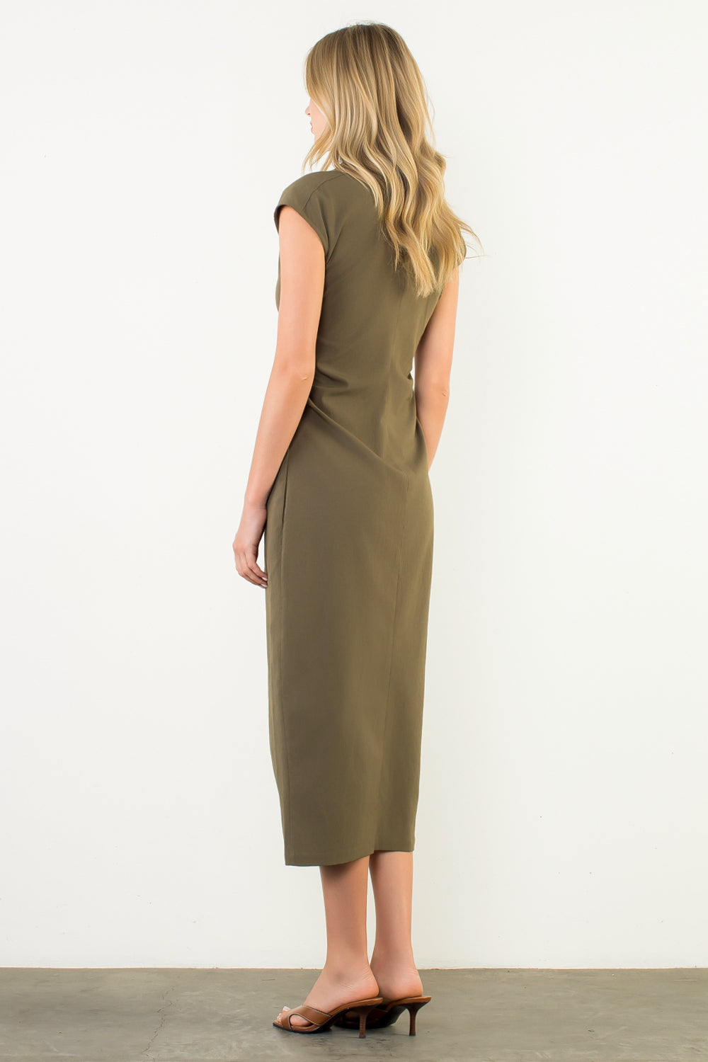 SLEEVELESS RUCHED MAXI DRESS
