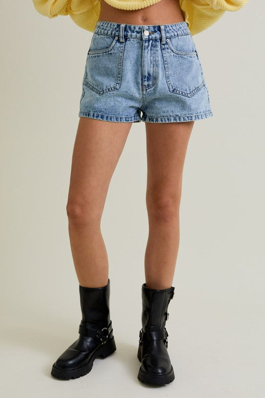 MID-RISE POCKET DETAIL SHORTS